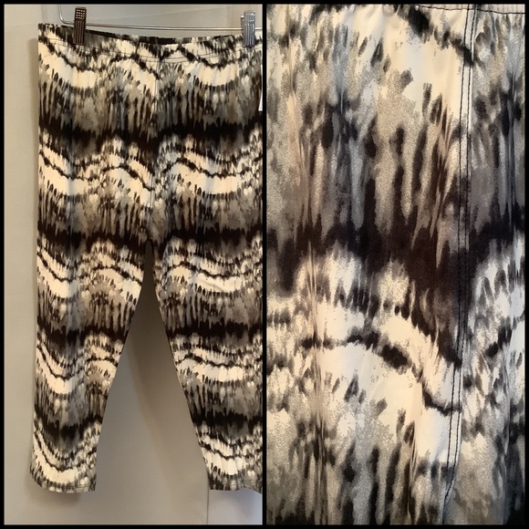Capris Women’s Leggings Plus/Curvy Vivid Pattern - Picture 1 of 7